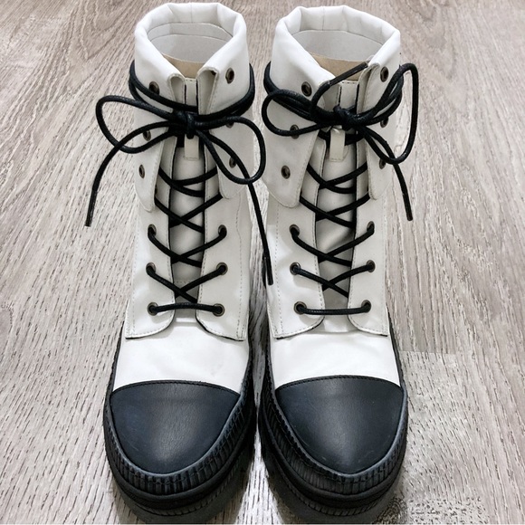 Free People Goldie Lug Sole Lace Up Combat Boots Black/White Size 36/US 6 NWT - Picture 4 of 15